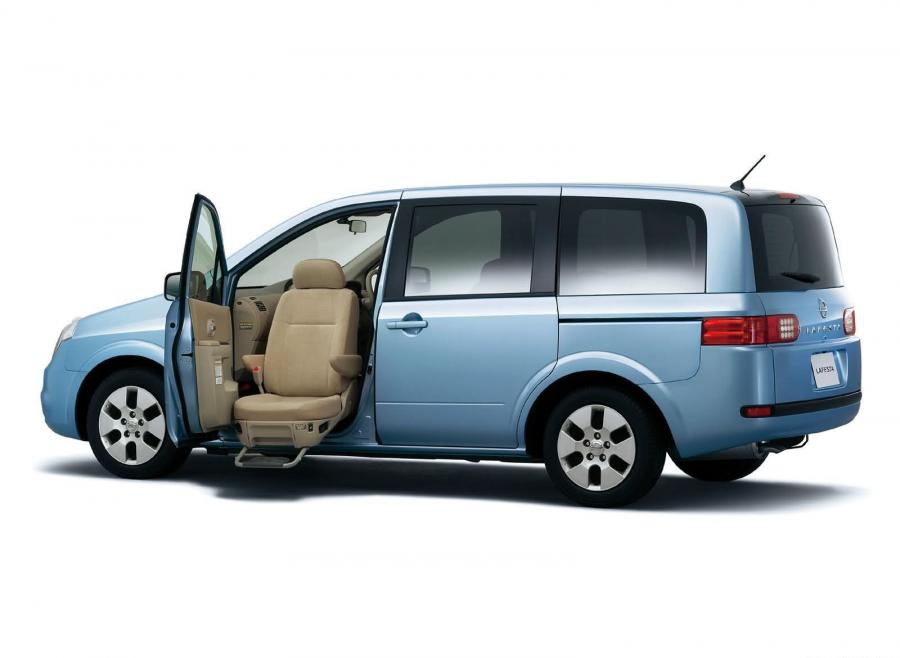  Nissan Lafesta 2004 года  (фото 3 из 5)